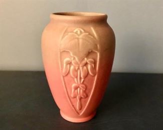 $150 Rookwood #2123 made 1926 bleeding heart two-tone vase 5inch H