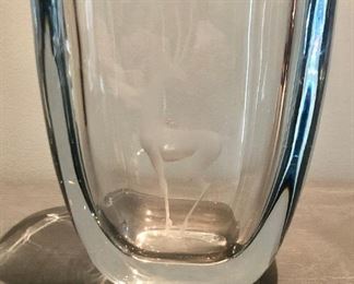 $40 Vintage Stromberg glass vase with etched deer 6”H 5.5”D 