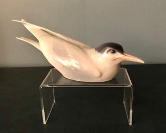 $35 Royal Copenhagen porcelain tern figurine #827 designed by Christian Thomsen 