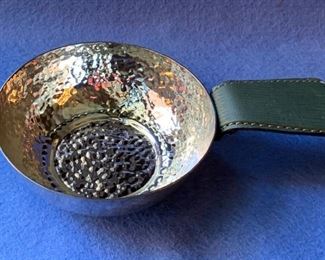 $140 for pair MCM Plata Lappas Silverplate leather handle nut bow New In box
Beautiful hammered bowl
Approx 4.25 diameter without handle
l 