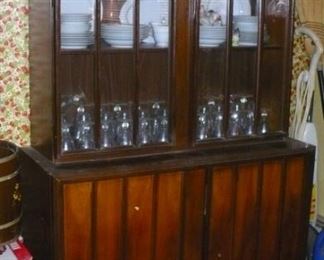 CHINA CABINET   NICE SIZE