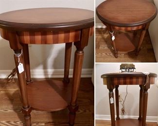 $42 - Cute Accent Table