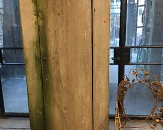 Single tall cupboard 