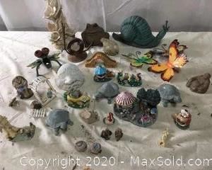 Assorted small garden decor items