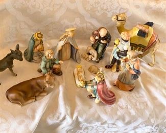 11 pieces Hummel Nativity