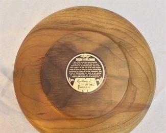 Oregon Myrtlewood Plate, 11" diameter. 