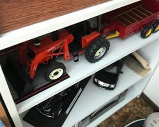 ertl farm models tractor plow and more! JOHN DEERE