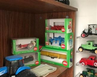 ertl farm models tractor plow and more! JOHN DEERE