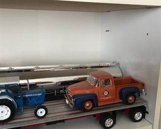 ertl farm models tractor plow and more! JOHN DEERE