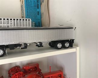 ertl farm models tractor plow and more! JOHN DEERE