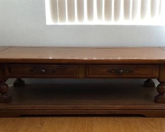Coffee Table w Storage Drawers