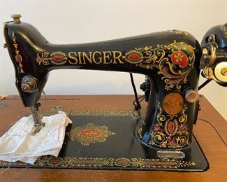 Singer “Red Eye” sewing machine. Gold graphics! Beautiful decals. Oct 1910