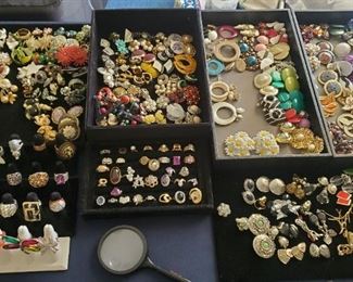 Average jewelry  prices listed below unless a certain piece is marked otherwise
 Rings- $2ea
Necklaces-$3ea
Bracelets -$1ea
Earrings-$1ea
Pendants- $1.ea
