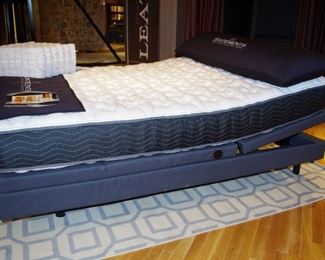 Queen size 2 sided pocketed coil firm mattress and adjustable bed base avaliable