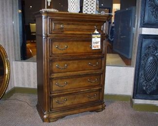Liberty furniture 5 drawer chest