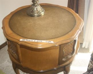 28 " ROUND LEATHER INSERT  LAMP TABLE 27" HEIGHT ~ $45 EXCELLENT CONDITION