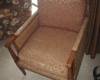 VINTAGE SIDE CHAIR USABLE  ~ NEEDS SOME LOVE ~ $10