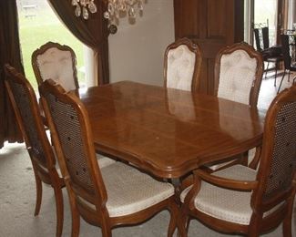 DINING TABLE 45 X 70 X 29 HEIGHT WITH 2 LEAVES 20" EACH  COMES WITH 6 CHAIRS  $395