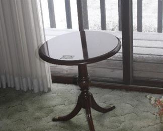 SIDE TABLE WITH BRASS FEET 18 INCHES $20