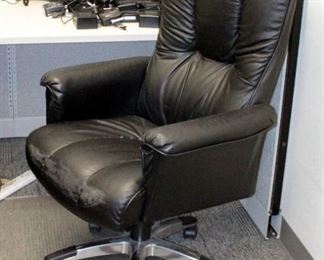 Bassett Adjustable Rolling Executive Office Chair And Chair Mat - 53" x 45"