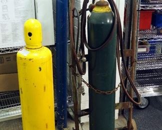 Acetylene/Oxygen Welding Torch With 2-Wheel Dolly