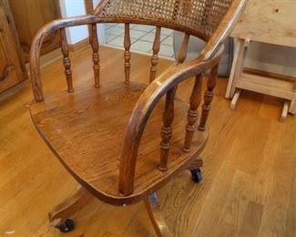 Cochrane dining chair and table