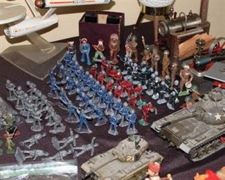 Vintage tin soldiers, assorted and WW1 era