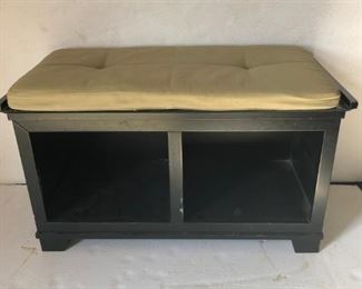 black cushioned foyer bench