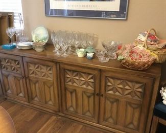 Buffet Console - Nice storage.