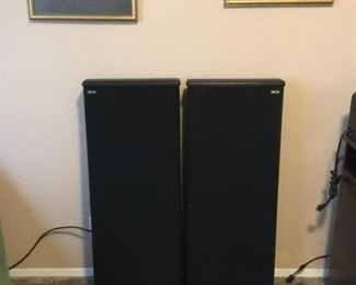 2 Vintage DCM TimeFrame  TF400 Floor Speakers