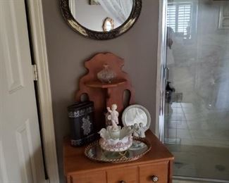 MAPLE TABLE & BOW MIRROR