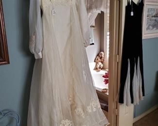 VINTAGE WEDDING DRESS