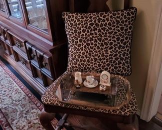 ANTIQUE HEART BACK SIDE CHAIR