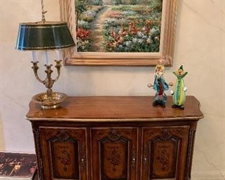 Console cabinet in great condition. Dimensions 4'w x 16"d x 30"h.  Price $350
