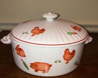 Covered casserole Country Gourmet - $40