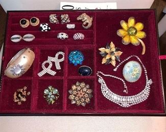 Miscellaneous jewelry lot $95
