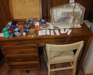 Singer table sewing machine