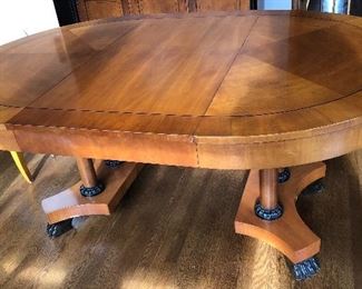 $850/obo - Baker Furniture “Palladian” Neoclassical oval dining table. Includes two 22” leaves - one leaf in place in photo. With leaf out this table is 46" round & the pedestal legs join in the middle.