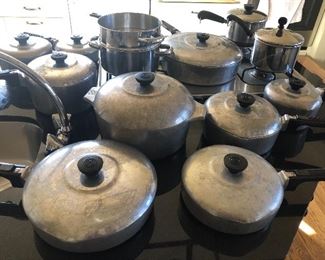 $150/all - Vintage Wagner Ware Magnalite cookware - 9 pieces with lids. Includes saucepans, skillets, one Dutch oven (4248P)