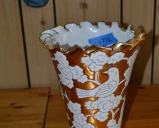 PLL #30 Gold & White Vase with Bird & Floral Pattern Made in Italy $20