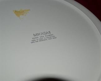 PLL #77 Mikasa Cake Plate and Server @ $10