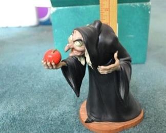 PLL #196 Disney Figurine " Take the Apple Dearie"