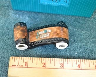 PLL 209 Disney Figurine Opening Title - Snow White & The Seven Dwarfs