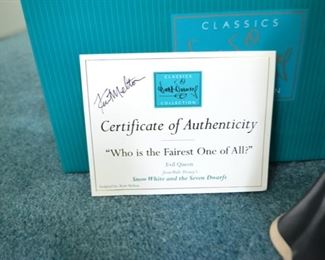 PLL 223 Disney Figurine "Who is the Fairest One of All" Snow White and The Seven Dwarfs