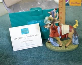 PLL 225 Disney Figurine "Spring Cleaning" Snow White and The Seven Dwarfs