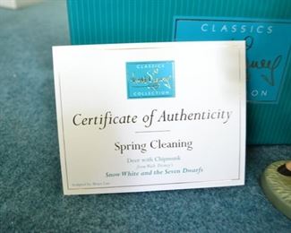 PLL 225 Disney Figurine "Spring Cleaning" Snow White and The Seven Dwarfs