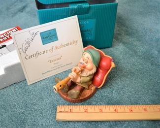 PLL 231 Disney Figurine "Zzzzzzzzz" Sleepy - Snow White and the Seven Dwarfs