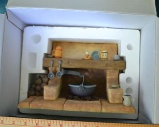 PLL 233 Disney Figurine "The Dwarf's Hearth" Snow White and The Seven Dwarfs