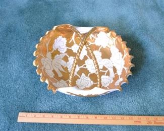 PLL 269 Gold & White Basket $15