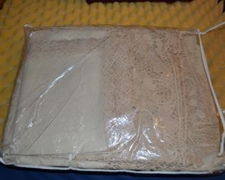 PLL 323 Tablecloth & Napkins @ $35